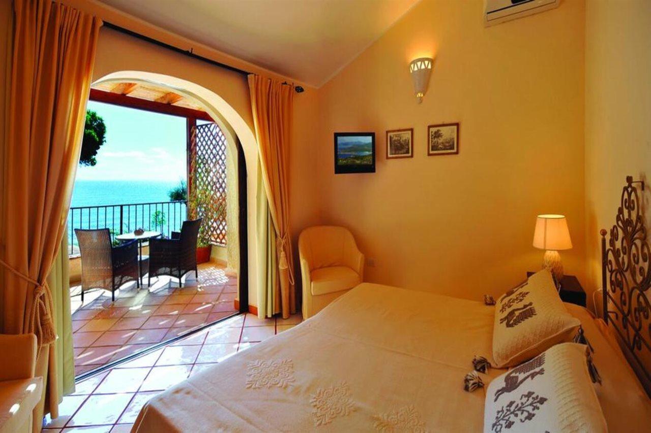 Is Morus Relais Otel Santa Margherita di Pula Dış mekan fotoğraf