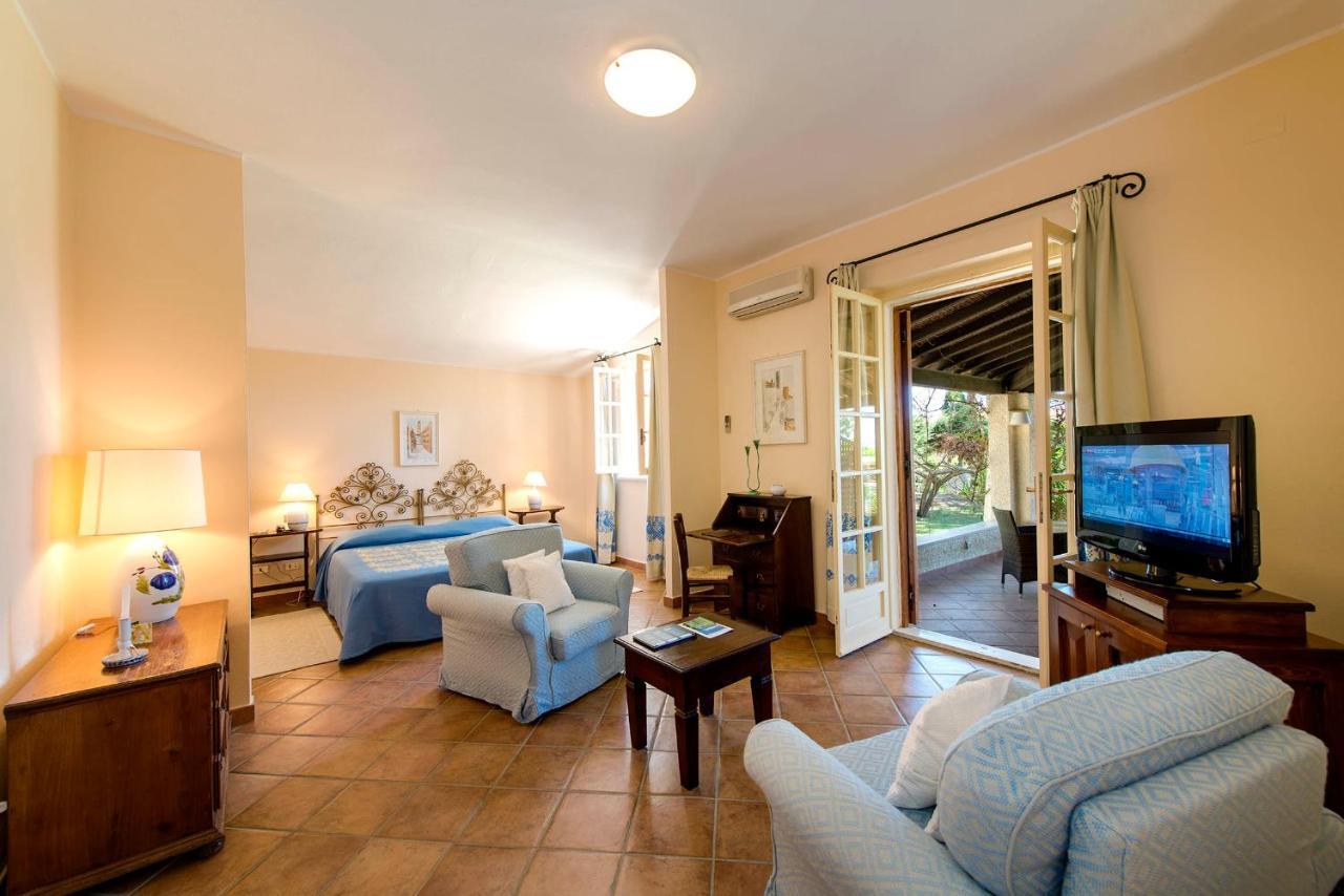 Is Morus Relais Otel Santa Margherita di Pula Dış mekan fotoğraf