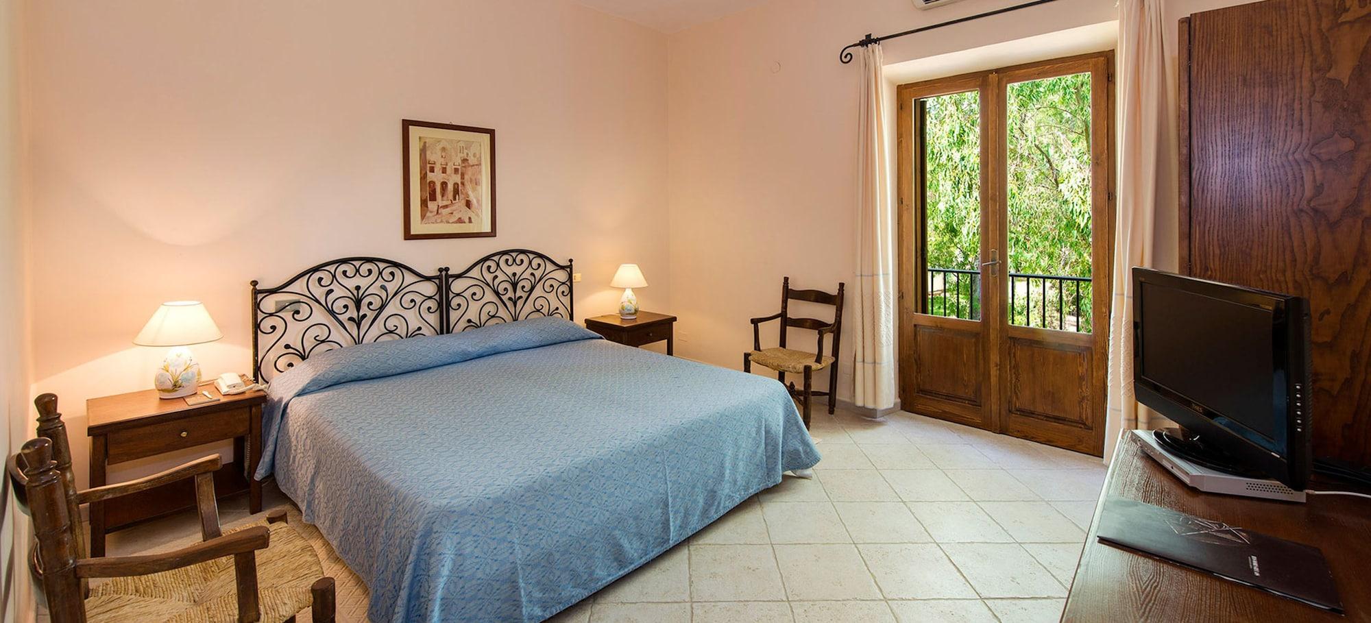 Is Morus Relais Otel Santa Margherita di Pula Dış mekan fotoğraf