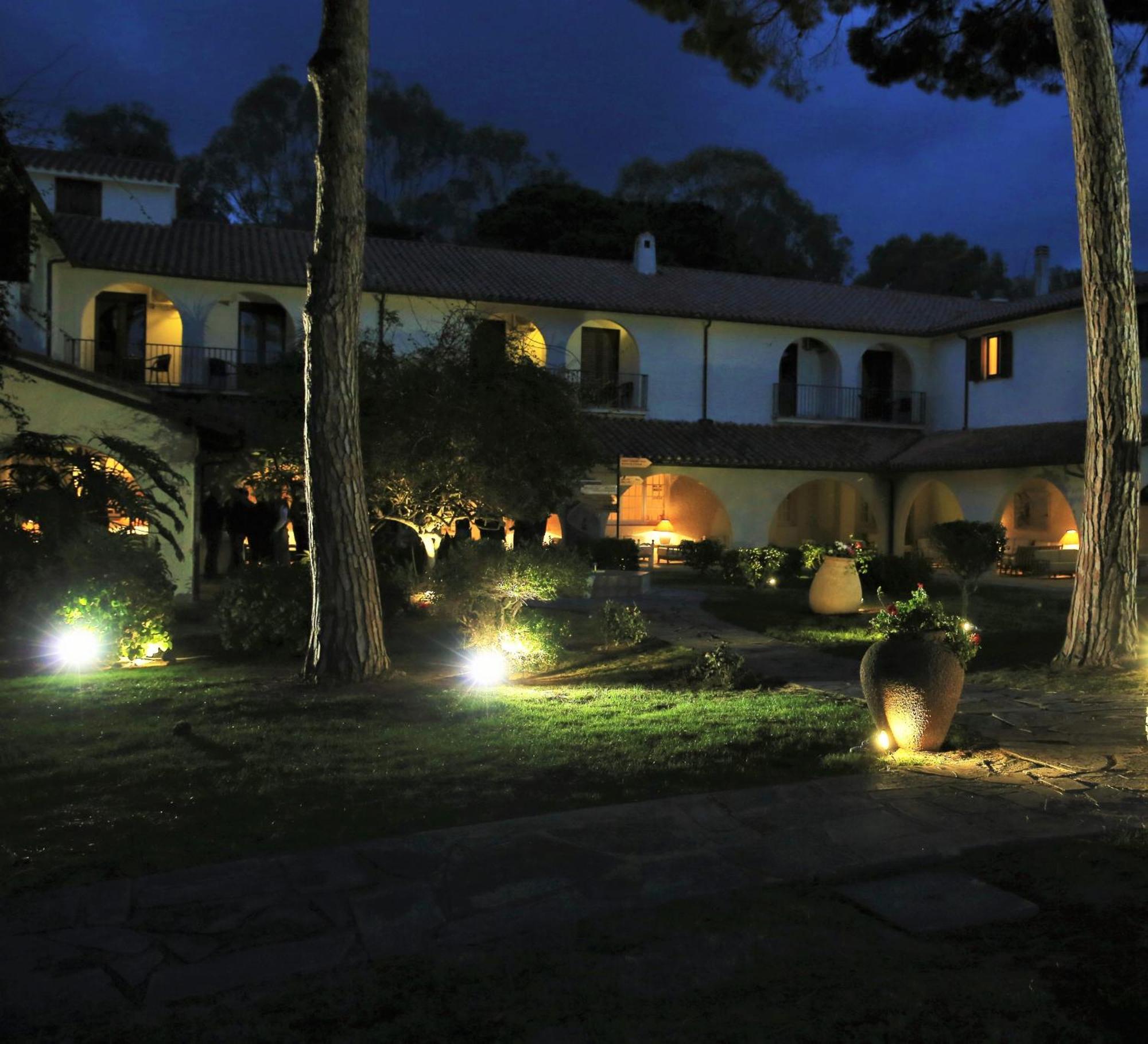 Is Morus Relais Otel Santa Margherita di Pula Dış mekan fotoğraf