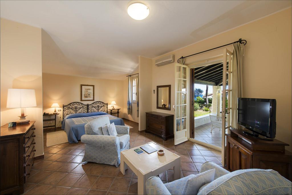Is Morus Relais Otel Santa Margherita di Pula Dış mekan fotoğraf